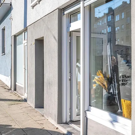 Stylische In In Naehe Von Messe Und * Essen