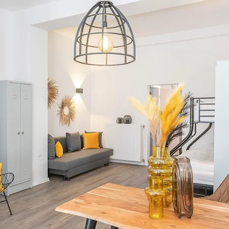 Stylische In In Naehe Von Messe Und *